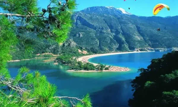 Sarımsaklı Tatil Rehberi: Plaj, Konaklama ve Gezilecek Yerler